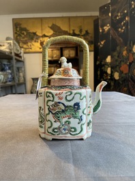 A Chinese famille verte teapot and three cups, Kangxi and later