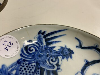 Vier stukken Chinees 'Bleu de Hue' porselein voor de Vietnamese markt, 19e eeuw