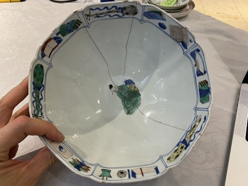 Un bol en porcelaine de Chine famille verte, marque de Chenghua, Kangxi