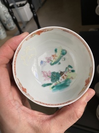 Treize soucoupes et douze tasses en porcelaine de Chine famille rose, Qianlong