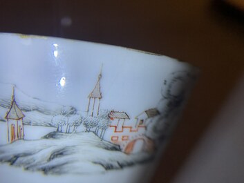 Une tasse et soucoupe en porcelaine de Chine famille rose &agrave; d&eacute;cor romantique, Qianlong