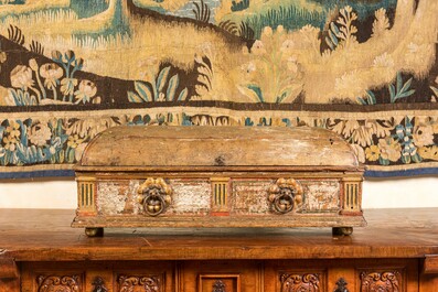 Een polychrome houten koffer met gebombeerd deksel, Itali&euml;, 2e helft 16e eeuw