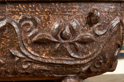 A large Chinese cast iron jardini&egrave;re on four lion feet, 19th C.