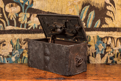 A wrought iron money box or strongbox, 16/17th C.