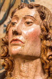 Importante Vierge et Saint Jean de calvaire en noyer sculpt&eacute;, polychrom&eacute; et dor&eacute;, Flandres, Brabant, fin du 15&egrave;me