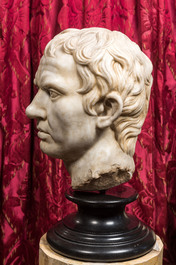 Een marmeren hoofd van een Romeinse keizer naar antiek voorbeeld, wellicht Itali&euml;, 19e eeuw