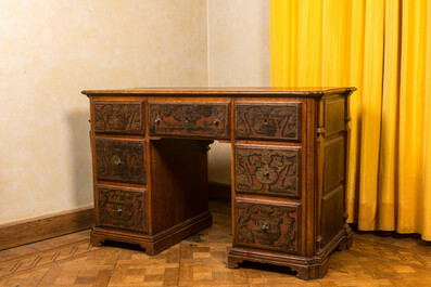 Bureau &agrave; six tiroirs aux panneaux peints, 19&egrave;me