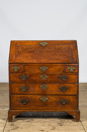 An English oak wooden secretaire, 18th C.