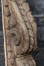 A pair of large oak corbels with floral design, Flanders or France, 18/19th C.