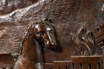 Een groot houten hoogreli&euml;f met voorstelling van het Paard van Troje, 18e eeuw