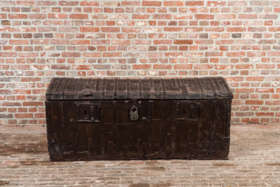 A wrought iron mounted wooden coffer with leather upholstery, 17/18th C.