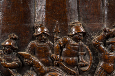 Grand haut-relief en bois sculpt&eacute; representant le cheval de Troie, 18&egrave;me