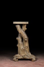 Een gepatineerde houten sokkel in de vorm van boomstronken, 18e eeuw