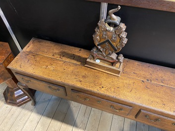 An English oak wooden side table, 19th C.