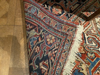 Un grand tapis Heriz &agrave; d&eacute;cor ornemental, 19/20&egrave;me