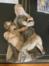 Vierge de Piti&eacute; en noyer sculpt&eacute; et polychrom&eacute;, Italie du sud ou Espagne, d&eacute;but du 17&egrave;me