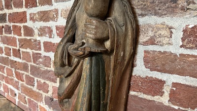 Sainte Odile tenant une calice en tilleul sculpt&eacute; et polychrom&eacute;, Allemagne, Rhin moyen, d&eacute;but du 16&egrave;me