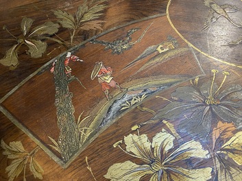 Een bamboe 'japonisme' bijzettafel met fraai ingelegd blad, 19/20e eeuw