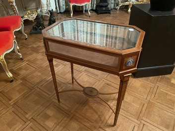 A French marquetry table display mounted with Wedgwood plaques, 2nd half 19th C.