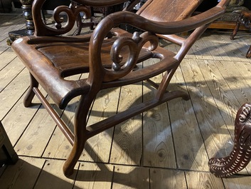 A Chinese hardwood chair, 19/20th C.