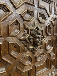 Armoire &agrave; cinq portes de style Renaissance en bois, 17&egrave;me