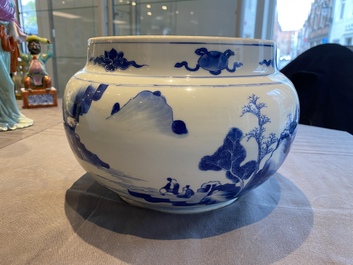 Bol en porcelaine de Chine en bleu et blanc &agrave; d&eacute;cor de figures dans un paysage, Kangxi