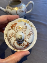 Trois plats, un bol, une th&eacute;i&egrave;re et un zhadou en porcelaine de Chine famille rose et en bleu et blanc,  18/19&egrave;me