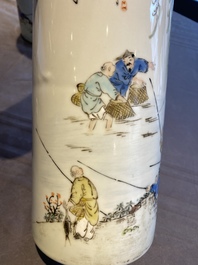 Een paar Chinese qianjiang cai hoedensteunen, Jiangxi Porcelain Company merk, 20e eeuw