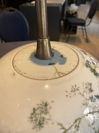 Een Chinese qianjiang cai pot tot lamp omgevormd, gesigneerd Ma Qing Yun 馬慶雲, 19e eeuw