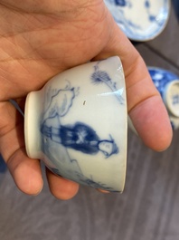 14 stukken theegoed in Chinees blauw-wit porselein, Kangxi en later