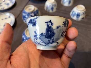 14 pi&egrave;ces &agrave; th&eacute; en porcelaine de Chine en bleu et blanc, Kangxi et post&eacute;rieur