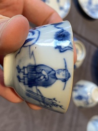 14 pi&egrave;ces &agrave; th&eacute; en porcelaine de Chine en bleu et blanc, Kangxi et post&eacute;rieur