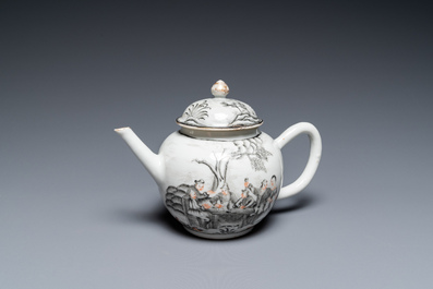 Een Chinese grisaille theepot met Europees decor, Qianlong