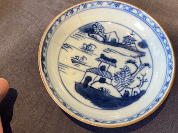 14 pi&egrave;ces &agrave; th&eacute; en porcelaine de Chine en bleu et blanc, Kangxi et post&eacute;rieur