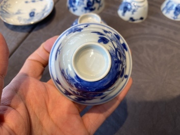 14 pi&egrave;ces &agrave; th&eacute; en porcelaine de Chine en bleu et blanc, Kangxi et post&eacute;rieur