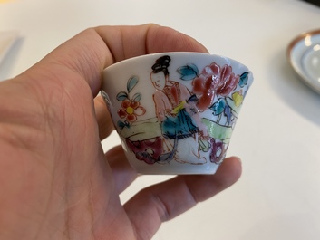 Tasse et soucoupe en porcelaine de Chine famille rose et une assiette 'Wu Shuang Pu', Yongzheng et 19&egrave;me