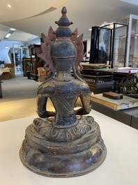 Grand Bouddha Amitayus en bronze dor&eacute; et laqu&eacute;, Chine, 18/19&egrave;me