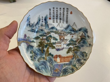 Paire de coupes aux vues sur la province de Jiangxi en porcelaine de Chine famille rose, marque de Daoguang, 19/20&egrave;me