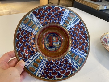 Assiette au monogramme 'P' en majolique italienne &agrave; &eacute;mail lustr&eacute;, Gubio, atelier de Maestro Giorgio, 1er quart du 16&egrave;me