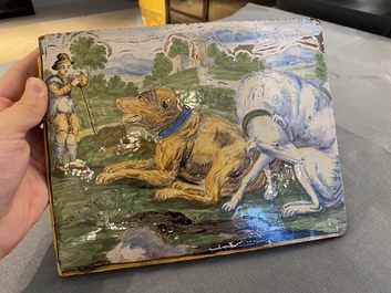 Een polychrome plaquette met een herder met twee grote honden, Castelli, Itali&euml;, 18e eeuw