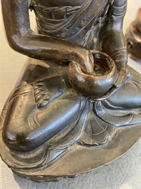 Bouddha de M&eacute;decine ou Bhaishajyaguru en bronze laqu&eacute;, Tibet, 19&egrave;me