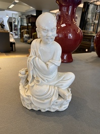 Sculpture de Damo en porcelaine blanc de Chine de Dehua, marque en creux, Qing
