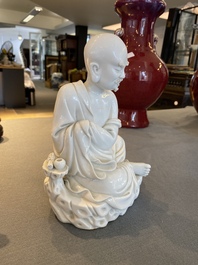 Sculpture de Damo en porcelaine blanc de Chine de Dehua, marque en creux, Qing