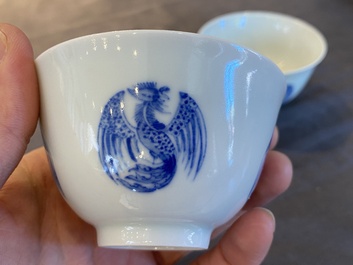 Paire de bols en porcelaine de Chine en bleu et blanc &agrave; d&eacute;cor de ph&eacute;nix, marque de Daoguang, 19/20&egrave;me