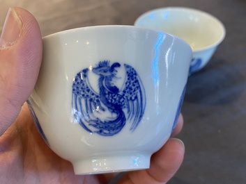 Paire de bols en porcelaine de Chine en bleu et blanc &agrave; d&eacute;cor de ph&eacute;nix, marque de Daoguang, 19/20&egrave;me