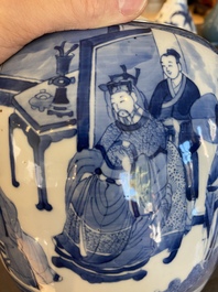 Pot &agrave; sujet narratif en porcelaine de Chine en bleu et blanc, Kangxi