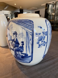 Een Chinese blauw-witte pot met verhalend decor, Kangxi