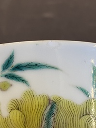 Tasse &agrave; vin en porcelaine de Chine &agrave; d&eacute;cor floral, marque et &eacute;poque de Guangxu