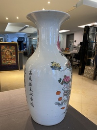 Un vase en porcelaine de Chine qianjiang cai &agrave; d&eacute;cor d'antiquit&eacute;s, sign&eacute; Dai Huanzhao 戴煥昭, dat&eacute; 1908