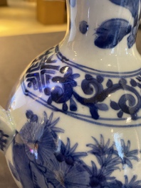 Verseuse en porcelaine de Japon en bleu et blanc, Edo, 17&egrave;me